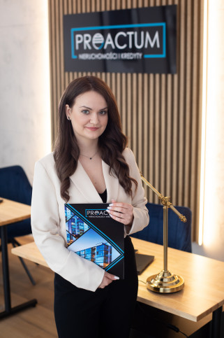 Nikola Angowska